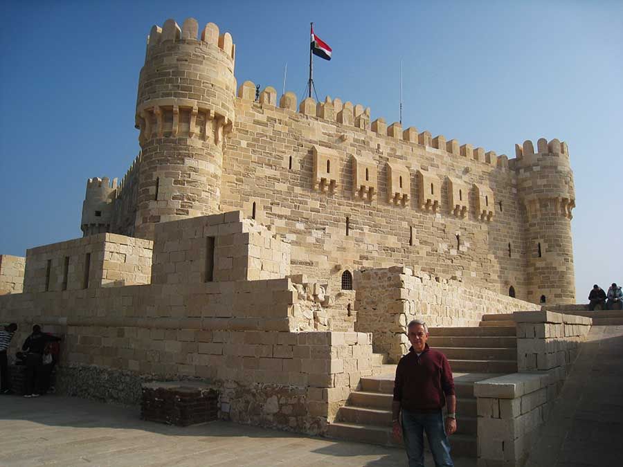 Ciudadela de Qaitbay junto al antiguo emplazamiento del Faro de Alejandría