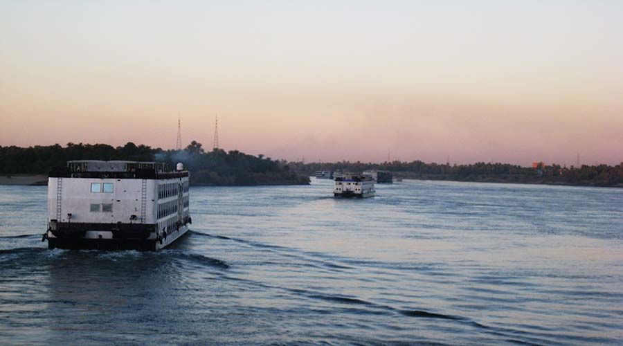 Crucero por el Nilo entre Asuán y Luxor