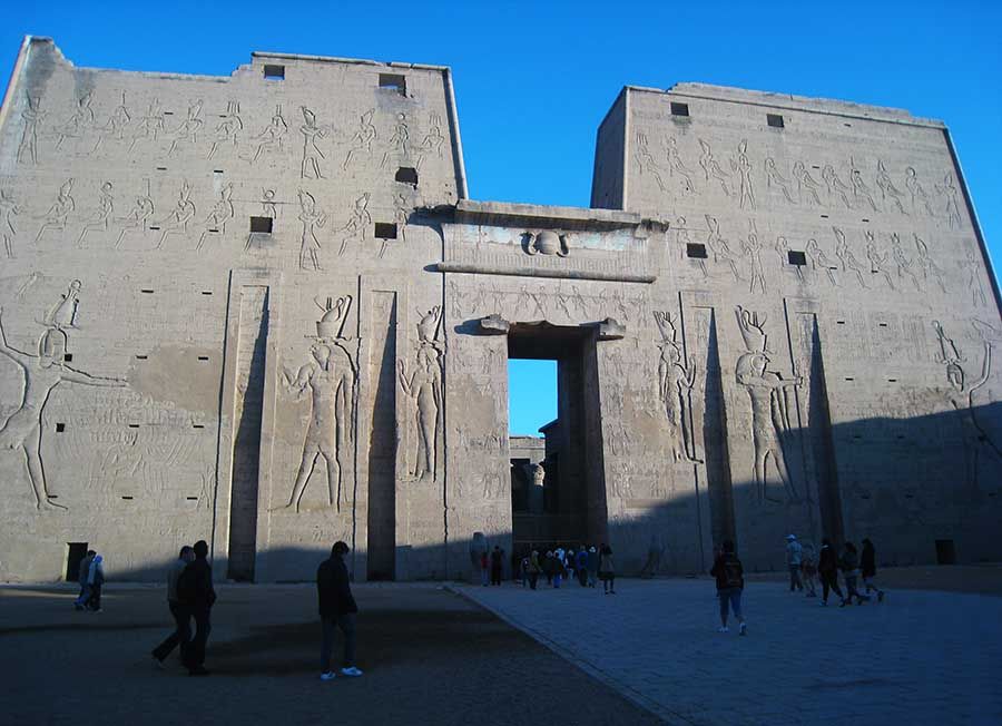 Templo de Horus en Edfu durante el crucero por el Nilo