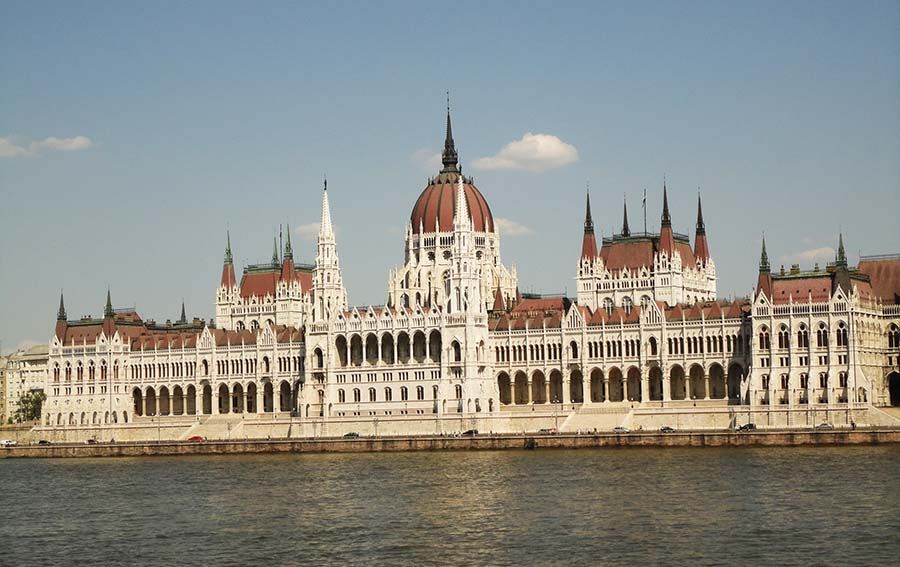 Parlamento de Budapest durante una ruta por Centroeuropa