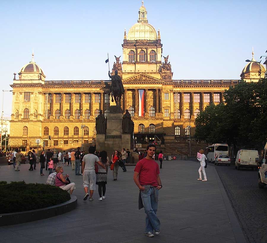 Puente de Carlos y centro histórico de Praga