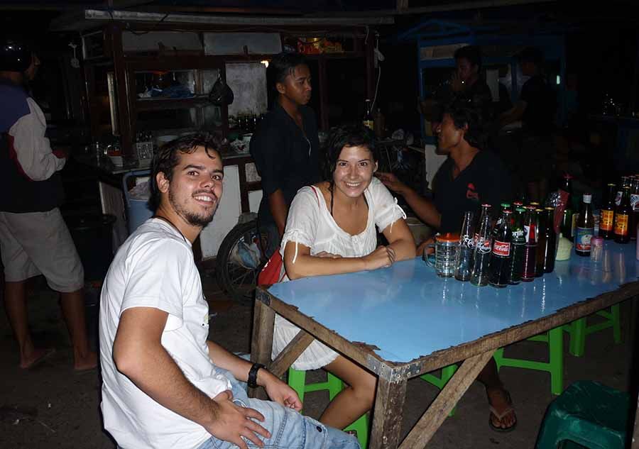Comida local durante un viaje por Bali