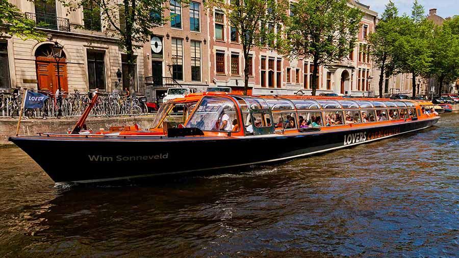 Paseo en barco por los canales de Ámsterdam