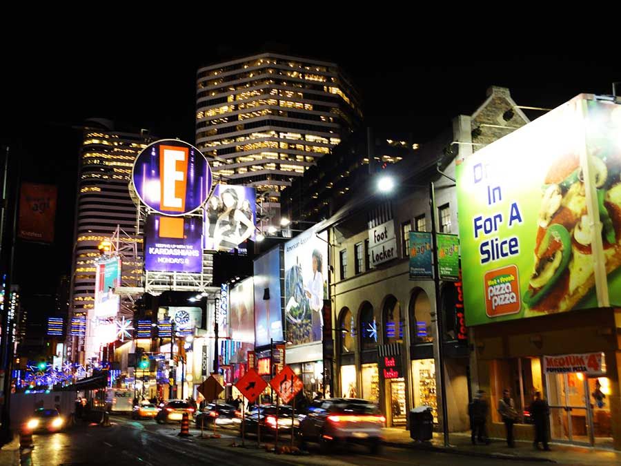 Toronto iluminado por la noche