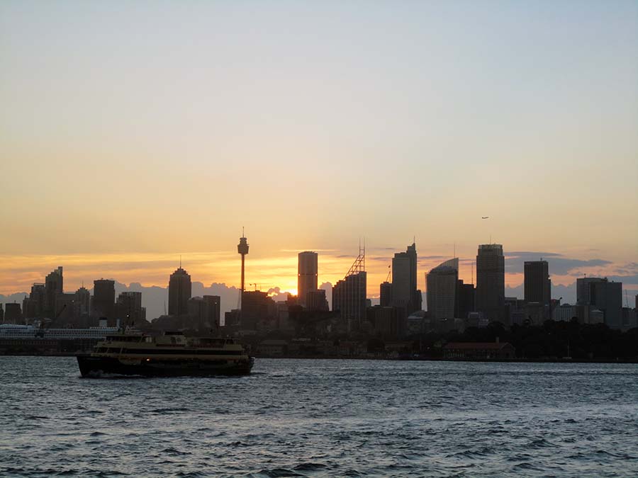 Ferry de Manly navegando por la bahía de Sídney