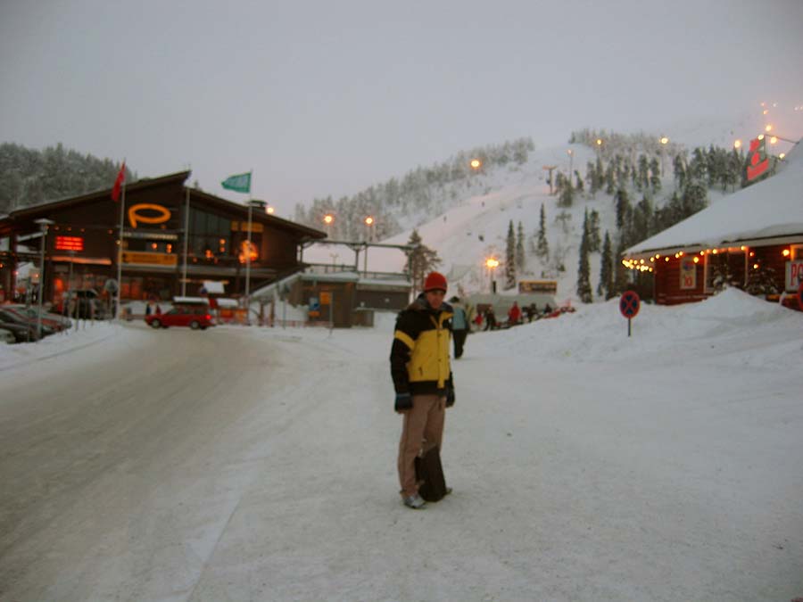 Llegada a los paisajes nevados de Ruka en Finlandia