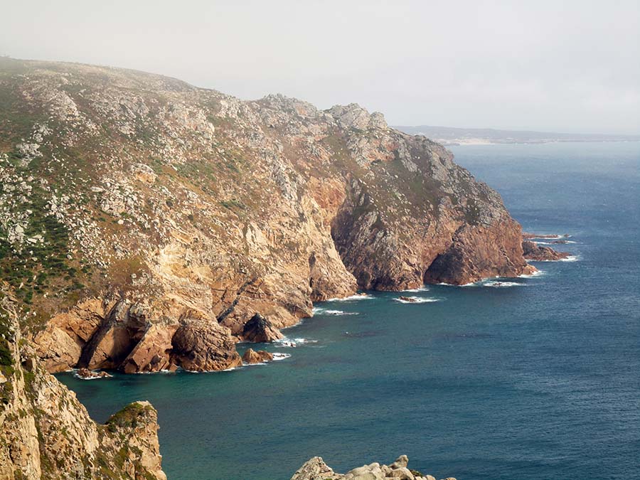Acantilados de Cabo da Roca cerca de Lisboa
