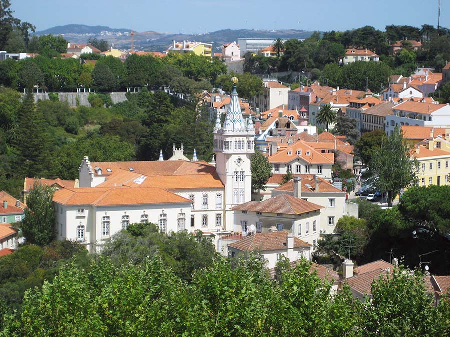 Castelo dos Mouros entre los bosques de Sintra