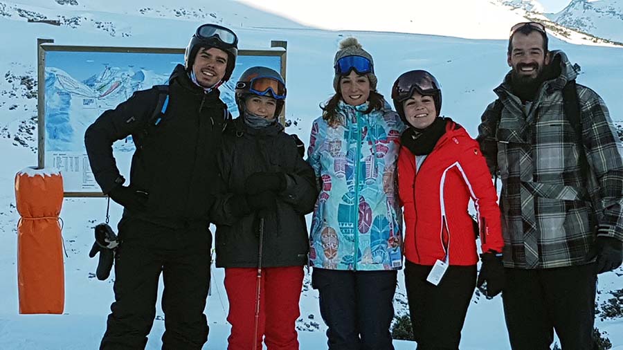 Grupo de esquiadores en Baqueira Beret