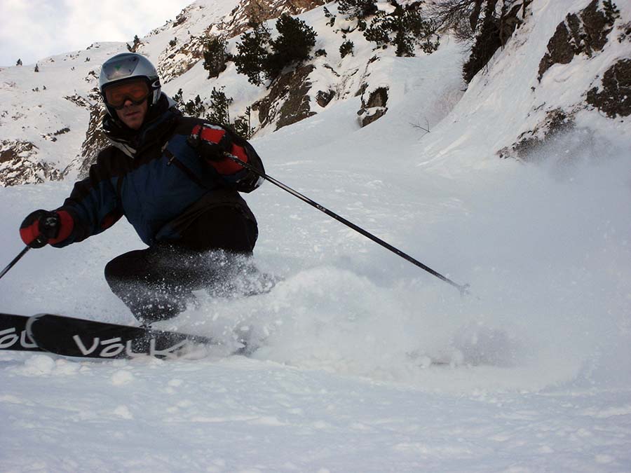 Esquí en nieve profunda en Baqueira Beret