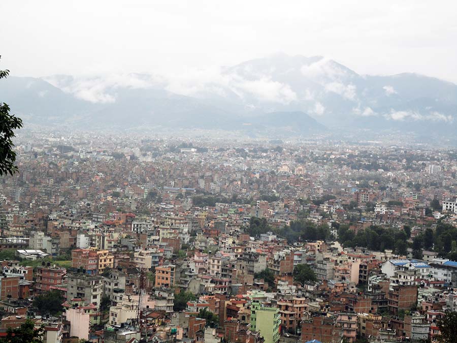 Vista panorámica del valle de Katmandú y las montañas de Nepal
