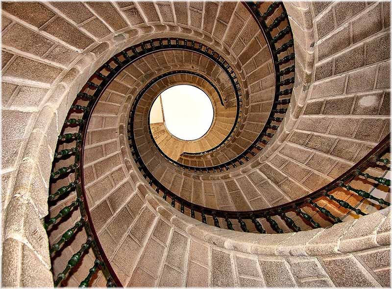 10 - Escalera de caracol