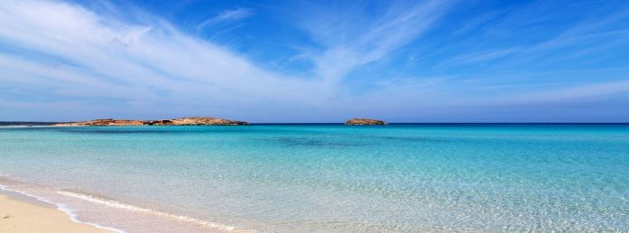 ¿Por qué alquilar una moto en la isla de Formentera?
