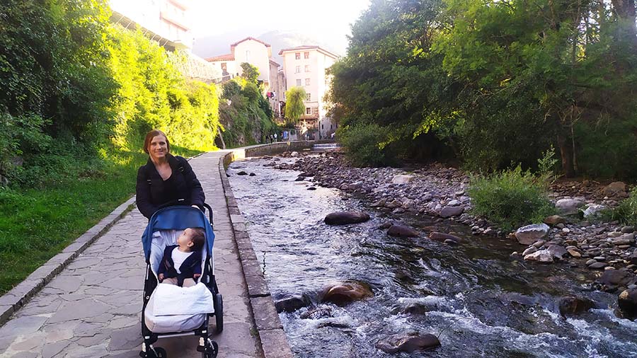 Paseo por la orilla Rio Deva en Potes