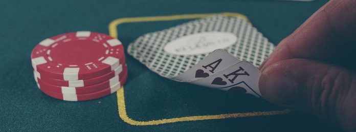 Descubre cómo organizar partidas de póker en casa