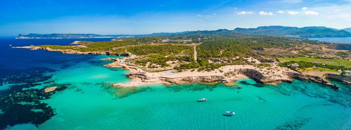 Ferry a Menorca: una guía práctica para viajeros