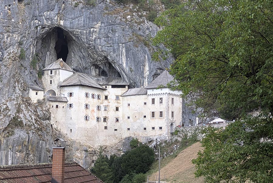 Castillo de Predjama